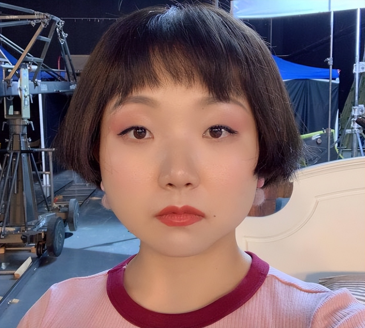 登上纽约时装周,尔冬升导演说辣目洋子影后