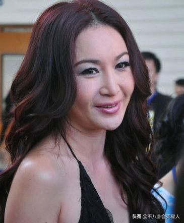 颈纹越来越多越来越显老怎么办,顽固又显老的颈纹