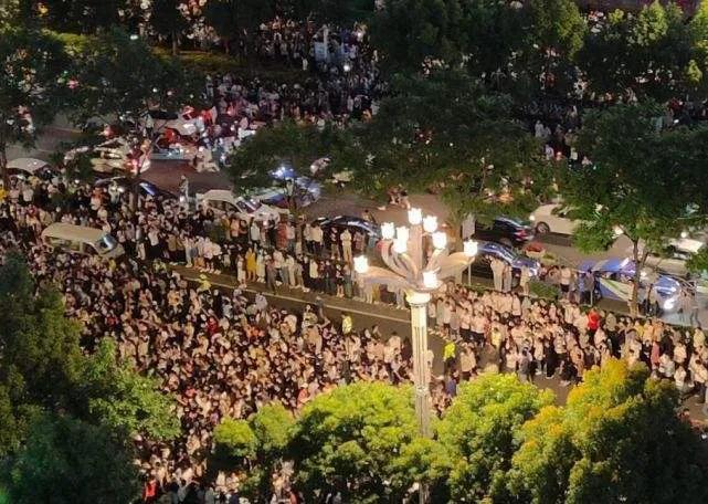 许巍来昆明吗,许巍来了原版