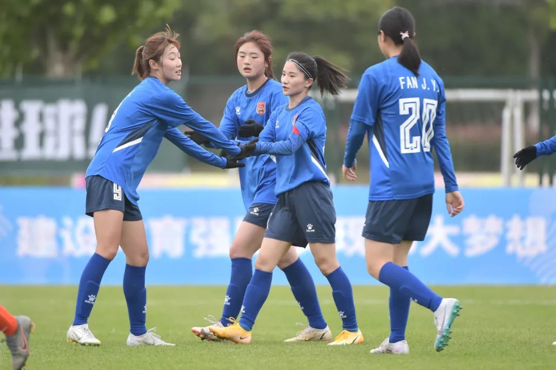 女乙首轮战罢，上海嘉定汇龙女足5-0战胜安徽师范大学佳兆业女足