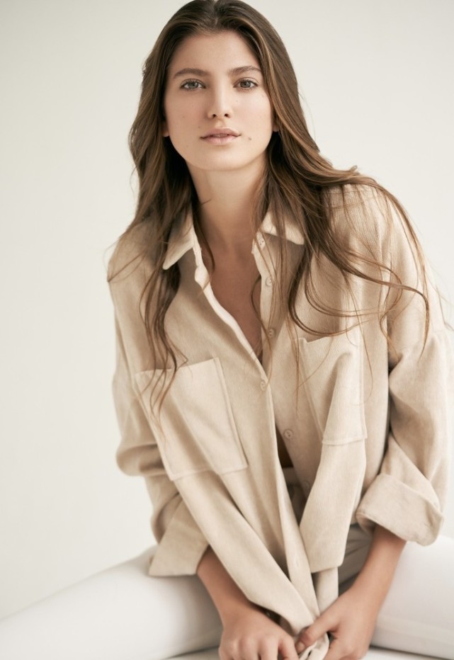 会玩!45岁德国巨星新女友曝光:21岁漂亮模特,是儿子的好友