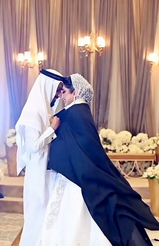 娶了中东第一美女，身价800亿，200辆限量豪车——迪拜王子哈曼丹