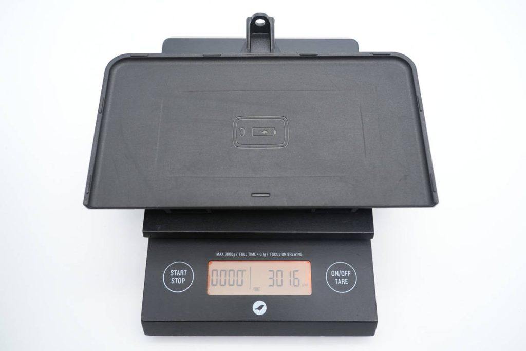 宝马5系无线充电拆解,宝马5系充电器怎么拆