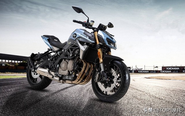 十年了一个能打的都没有？贝纳利黄龙600新款实拍+竞争力解析