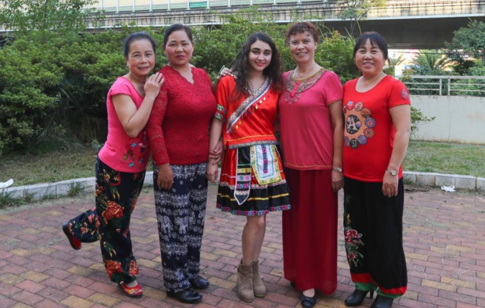 古巴小伙2个月追到中国女孩,古巴女孩退学追随男朋友