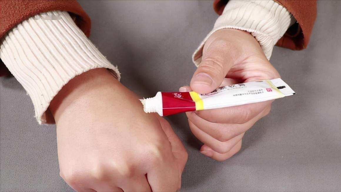 红霉素软膏都能治什么,红霉素和金霉素软膏的作用和功效