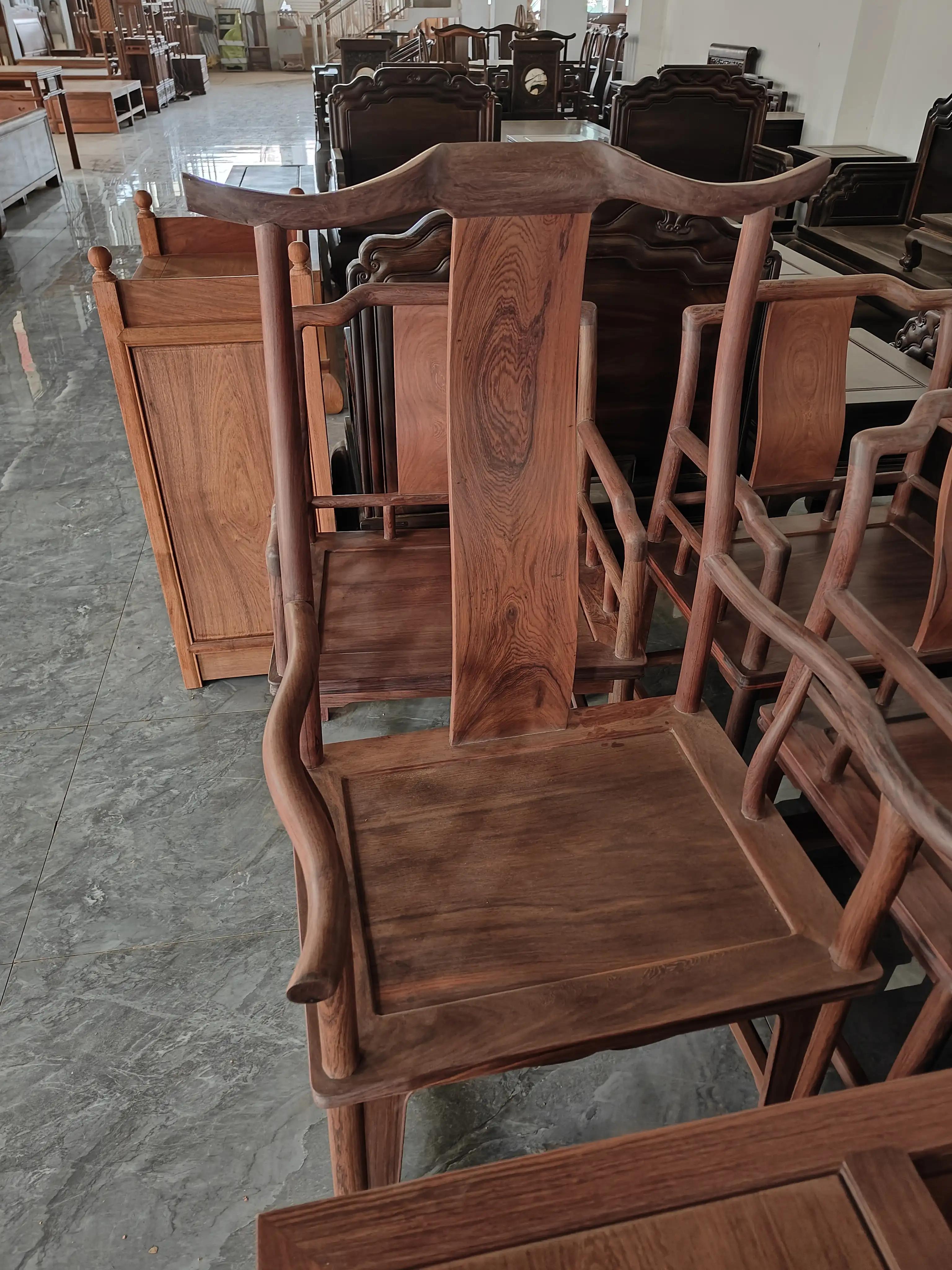 红木家具配玻璃面,红木家具玻璃要和桌面一样大吗