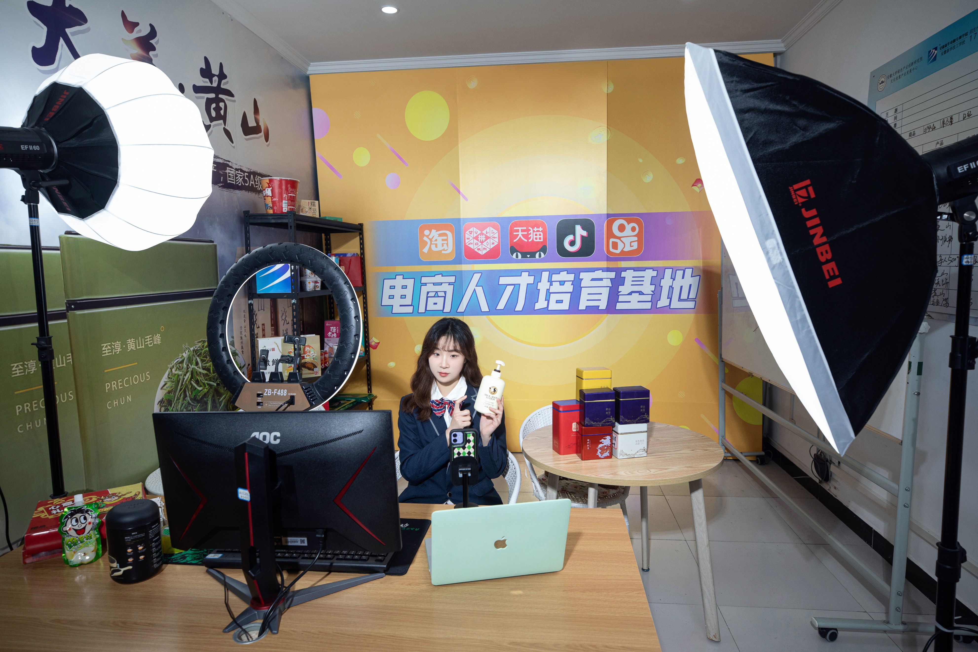 初中辍学女孩子的出路,初中辍学学习什么最有前途