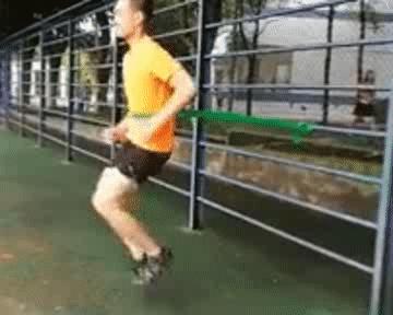 短跑100米动作训练,100米短跑的技巧的起跑动作