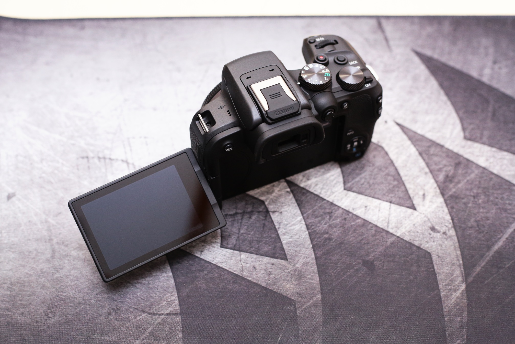 5d3跟r10拍照画质对比,佳能r10还是选择老款5d3