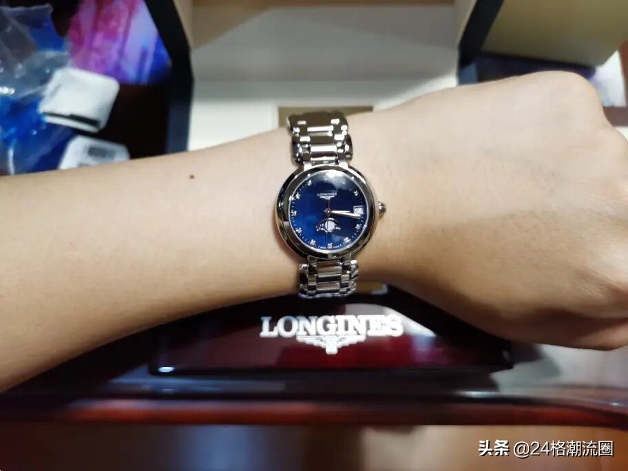 浪琴心月石英手表怎么截钢带,浪琴心月系列钢带镶钻石英女表