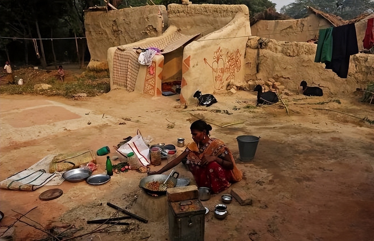揭秘印度“圣女”真实生活:十几岁就沦为高级僧妓,最终孤独终老