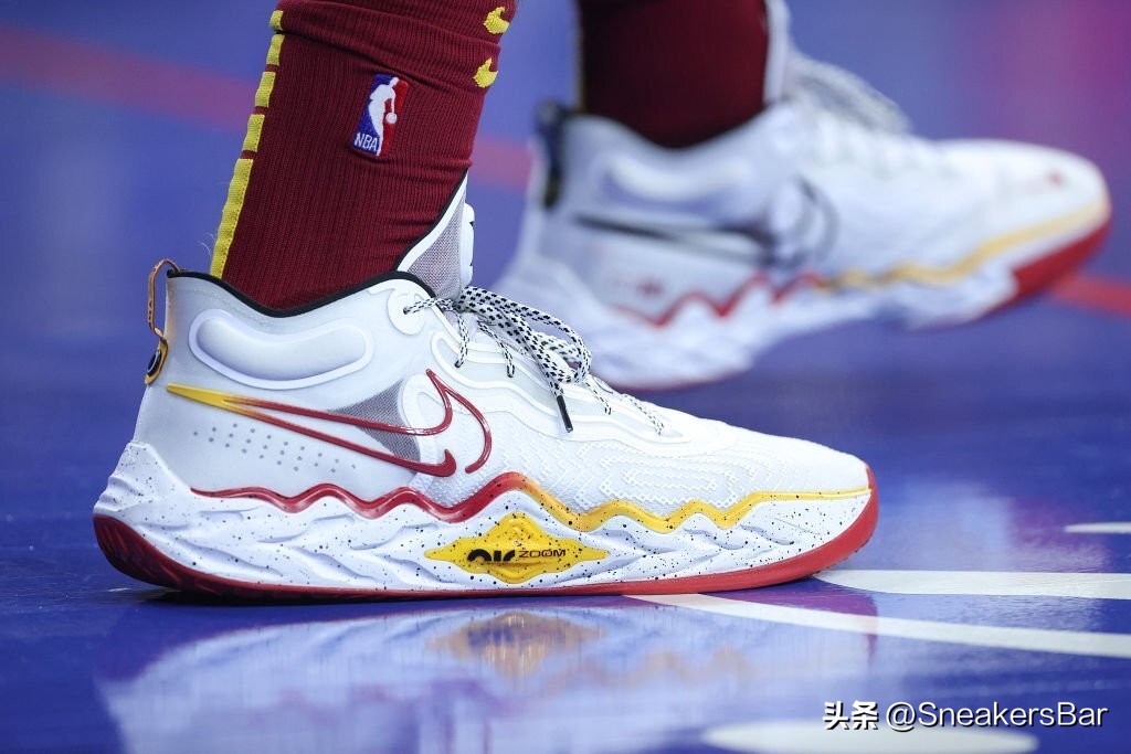 nba球星上脚球鞋pg,每日nba球星上脚球鞋