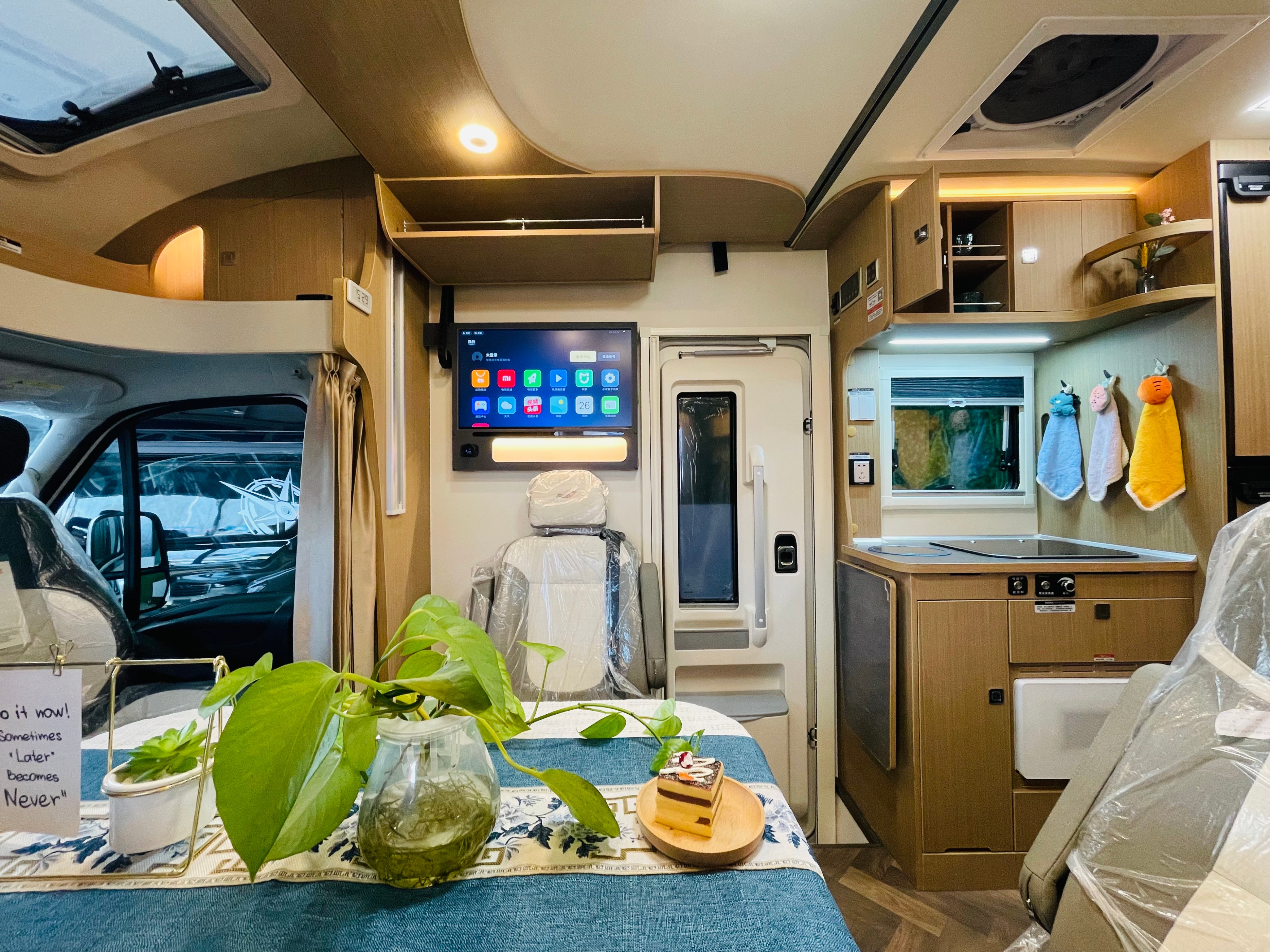 奇瑞瑞弗t800房车价格,出租型b型上下独立床房车