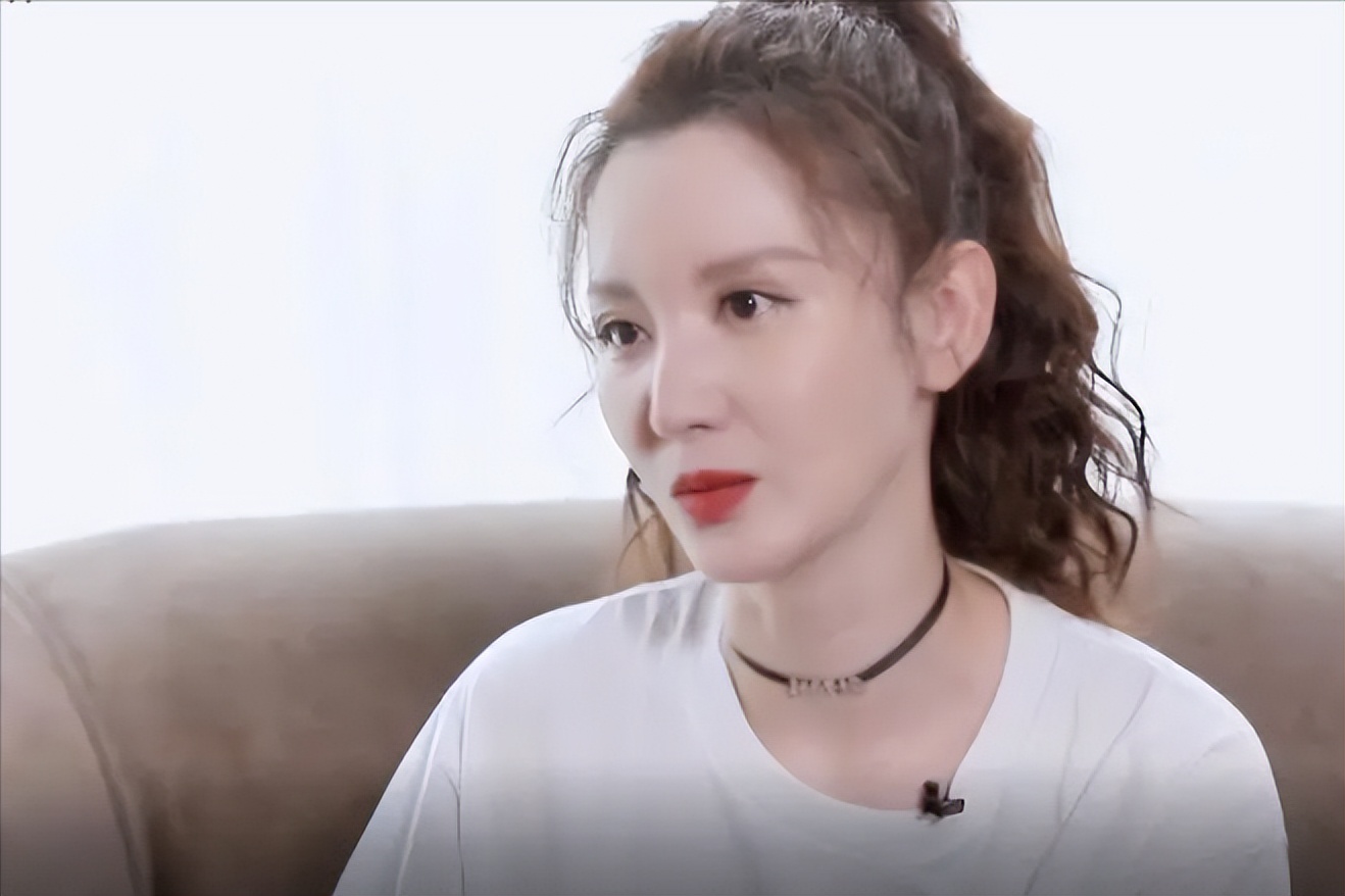 好家伙！开播拿下榜单第1，爱奇艺重磅强推，这剧真的越看越上瘾