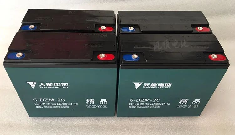 石墨烯黑金电池和铅酸电池哪个好,铅酸电池和黑金石墨烯电池的区别