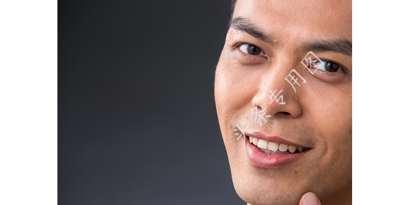 女子为凑钱给老公治病,女子为了给丈夫治病筹钱现身