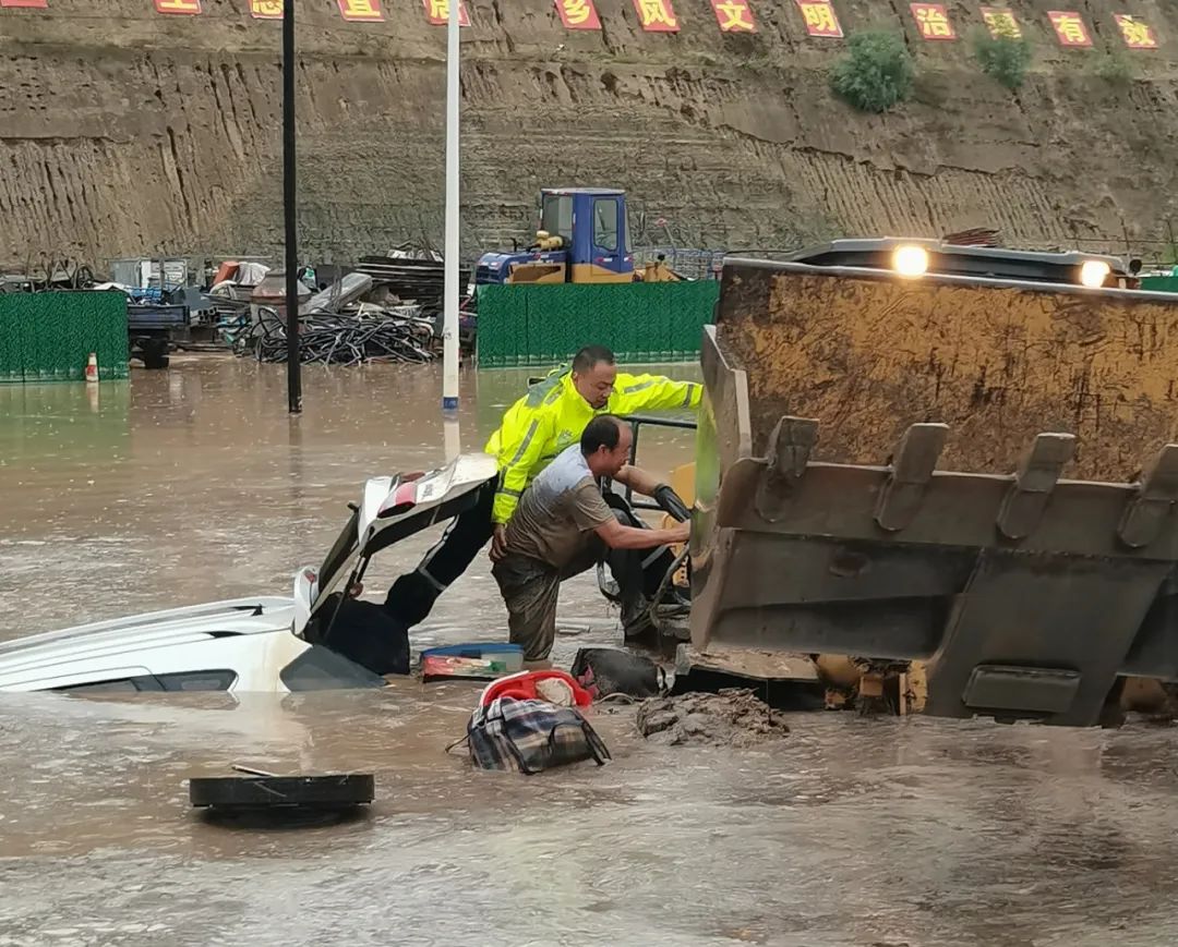 鏆撮洦璀﹀療瑙嗛,鏆撮洦涓殑璀﹀療