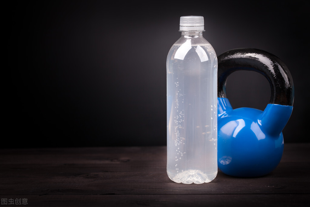 胸口上方中间疼痛大病前兆,胸前心血管