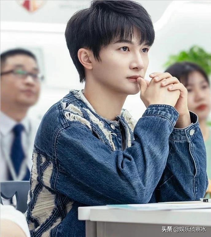 央视夏日歌会周深星鱼完整版,周深歌曲星鱼歌词