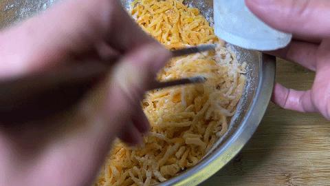 一根胡萝卜一个鸡蛋怎么做好吃,一根胡萝卜切丝