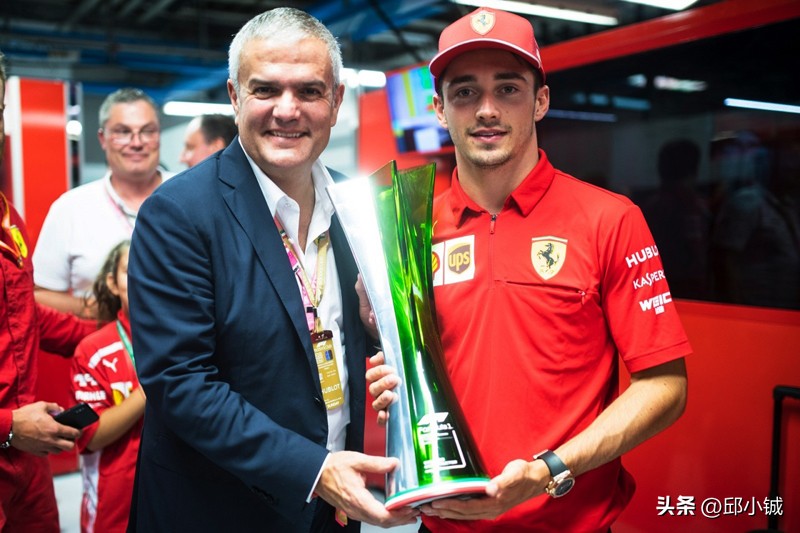 勒克莱尔f1耍帅,f1勒克莱尔西装照片