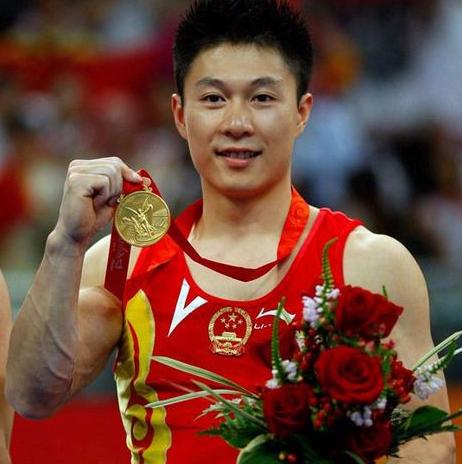 “只讲英文”李安琪：嫁*小鹏李**13年，从不说中文，哪来的优越感？