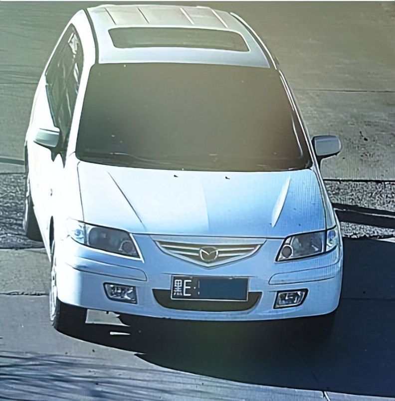 违章太多难检车*牌套**露馅被查竟说“车不要了”