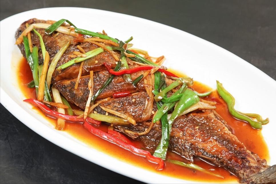 炖鱼的最好吃方法不腥不柴,不管炖什么鱼都要知道的技巧