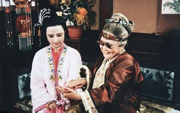 红楼梦胡君荣性别,红楼梦死于妇科病的三个女人