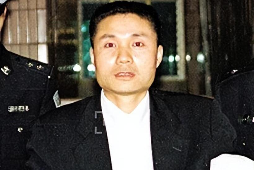 抓捕中国第一悍匪张君一战成名,中国十大悍匪张君团伙照片