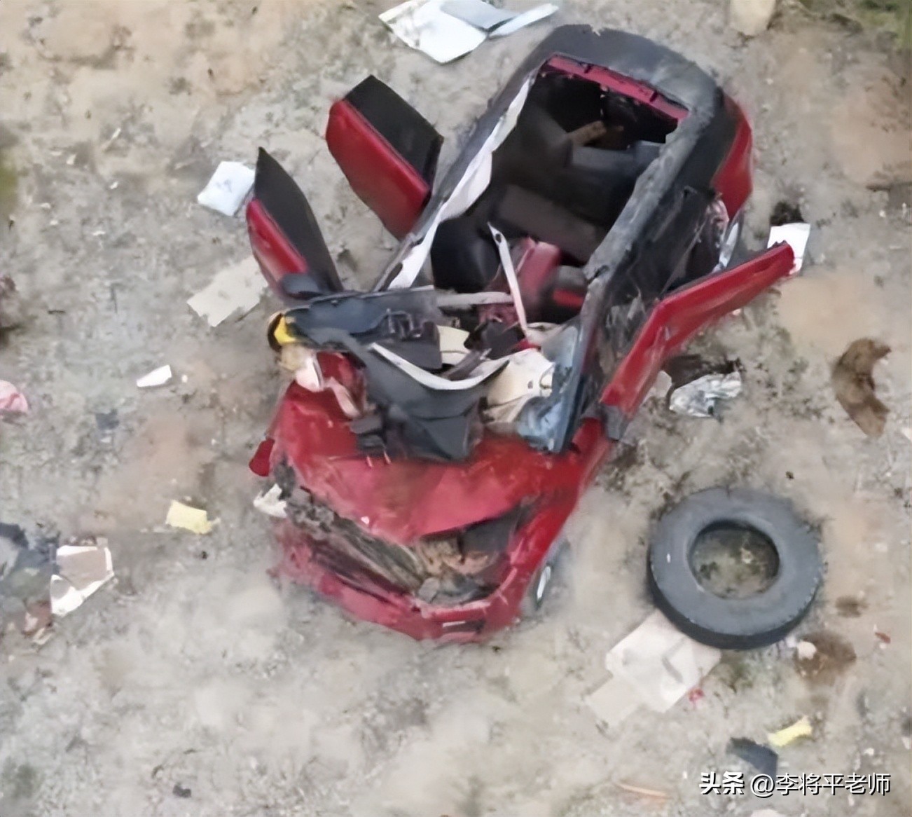 倒水打伞贴报纸,新能源车的天幕玻璃为何这么坑?车企:省钱啊