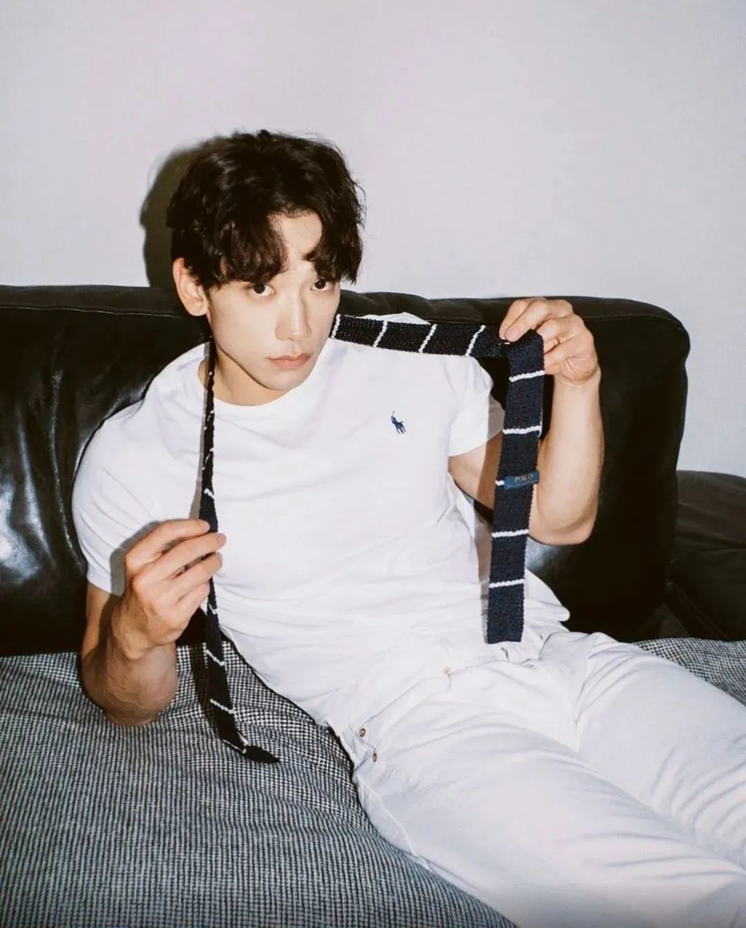 长了一张干净贵气又有书卷气的脸,长得风流倜傥情史干净的男明星