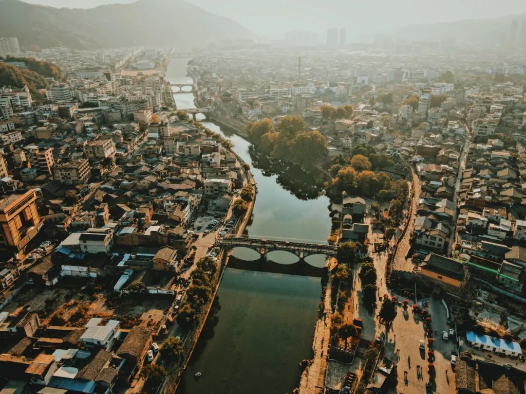 张颂文说的是客家话还是粤语,张颂文难怪会说客家话