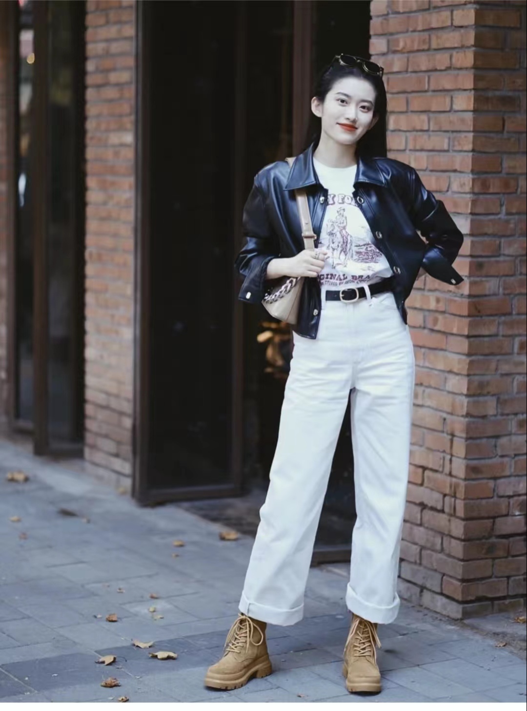 黑色皮衣套装甜酷风,皮衣复古风穿搭