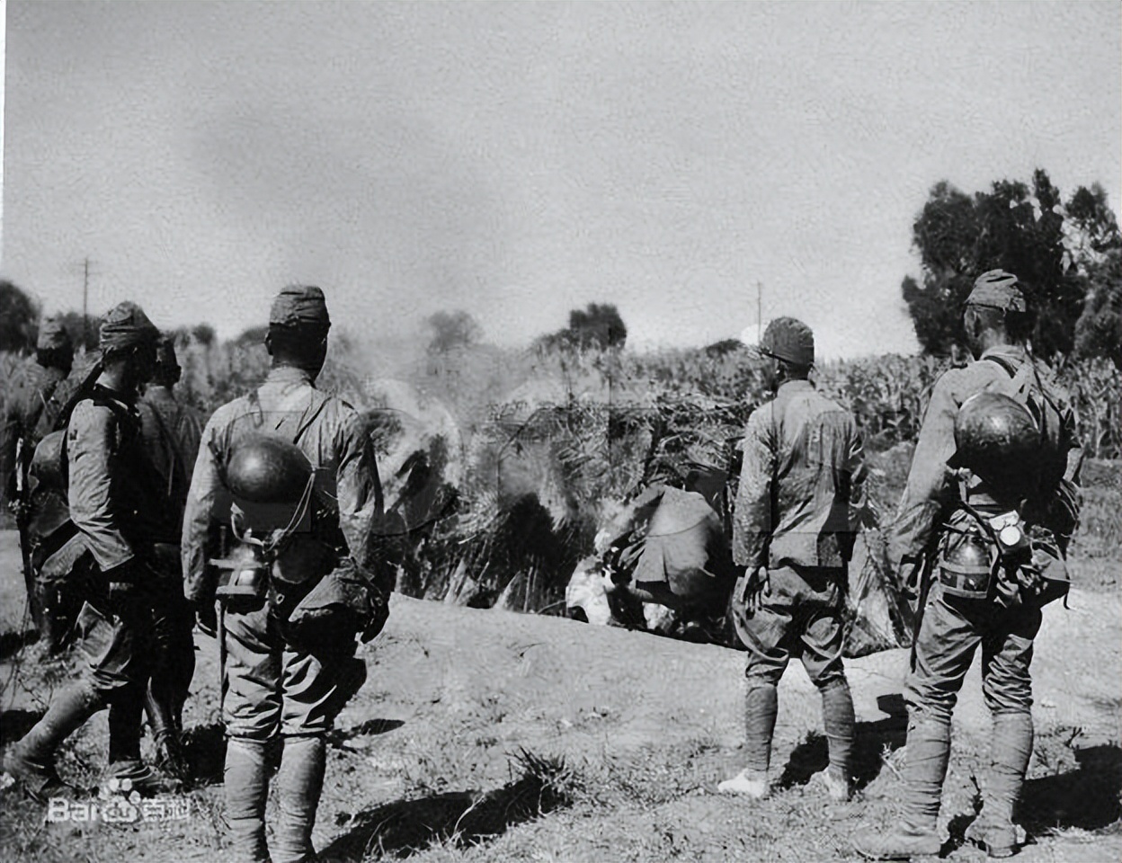 1946年日军战俘痛哭,二战日本60万俘虏回国