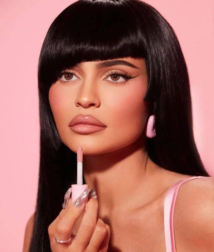 卡戴珊家族凯莉原来的样子,卡戴珊家族凯莉视频