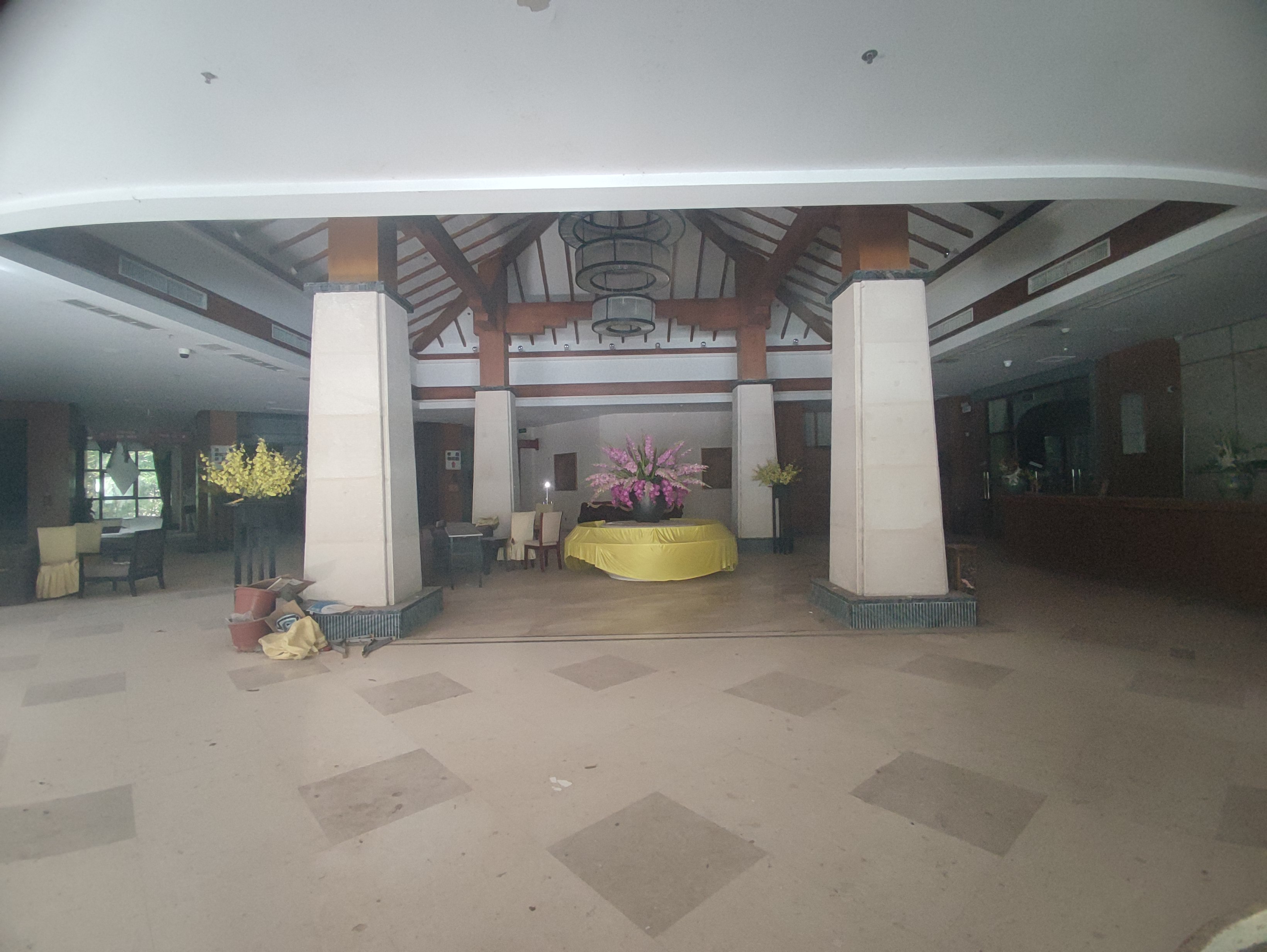 北碚憋屈的烂尾度假小镇，高档大气温泉入户，为何被废无人知晓