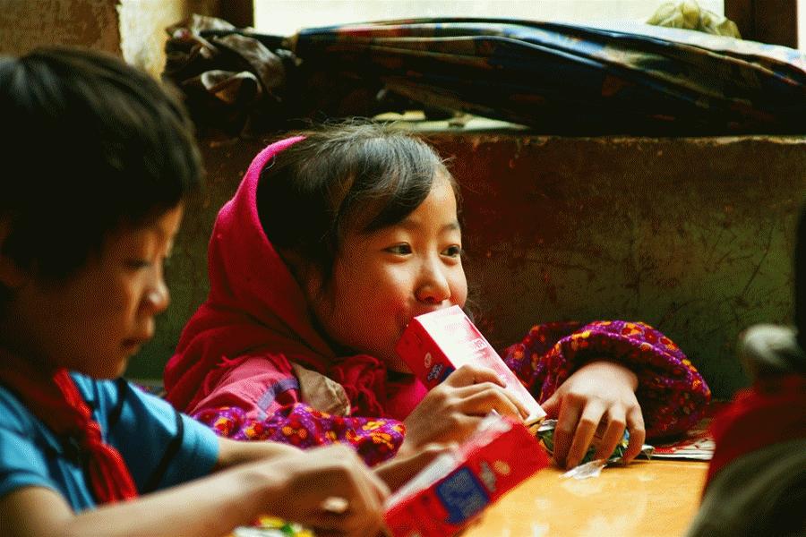 喜爱甜品的刨冰店老板，要把舌尖上的快乐传递给远方的乡村孩子