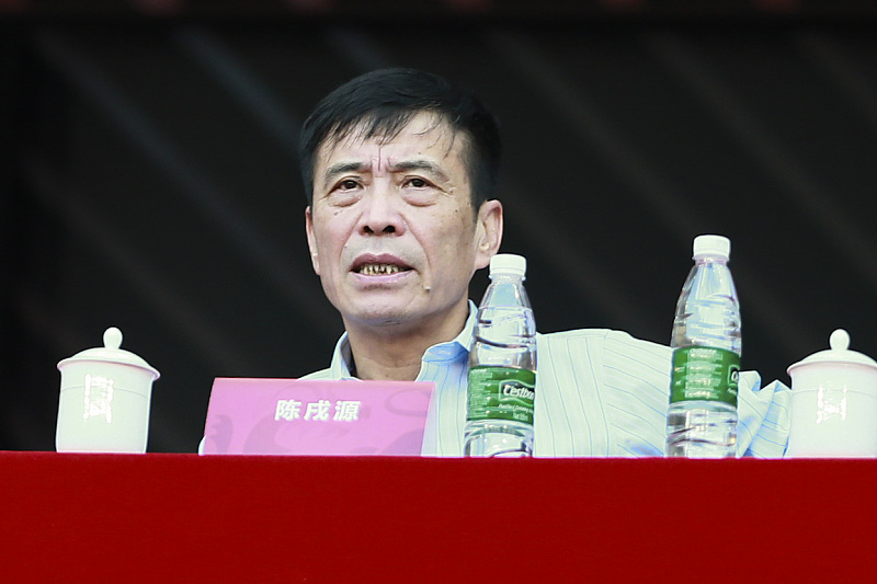 还记得这一幕吗？国足闯进12强，陈戌源赛后在更衣室转圈跳舞庆祝