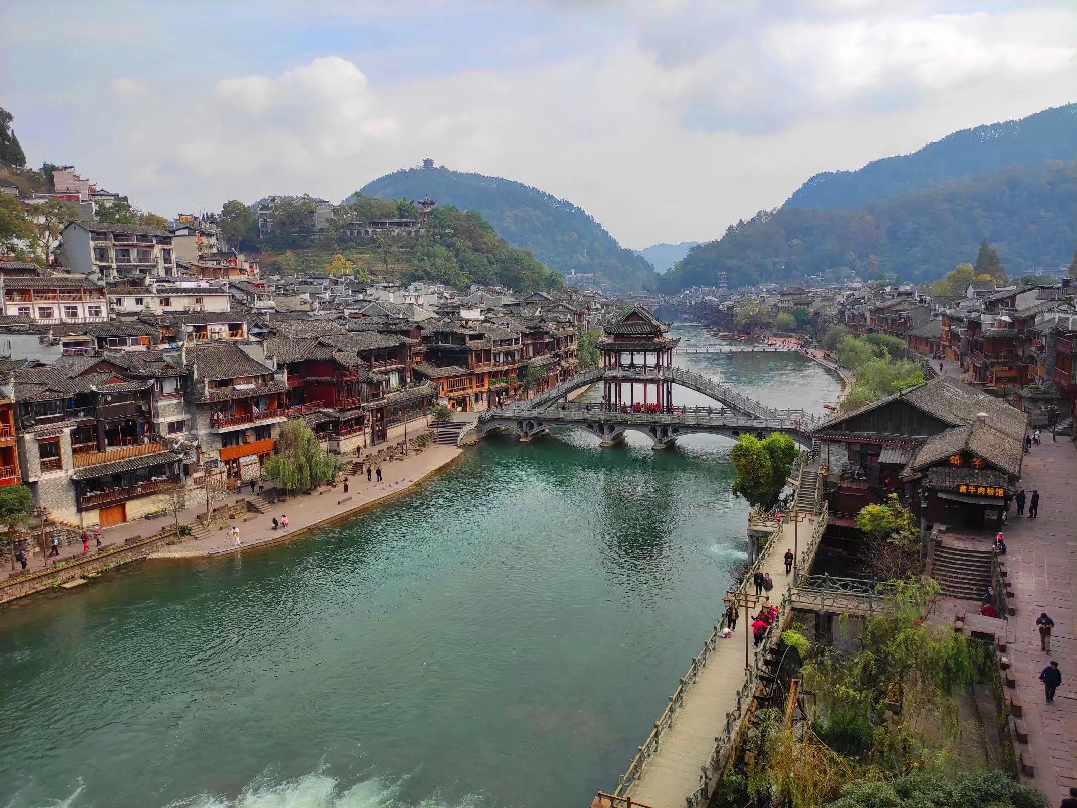 旅行凤凰古城打卡,一个人湖南凤凰古城旅游攻略