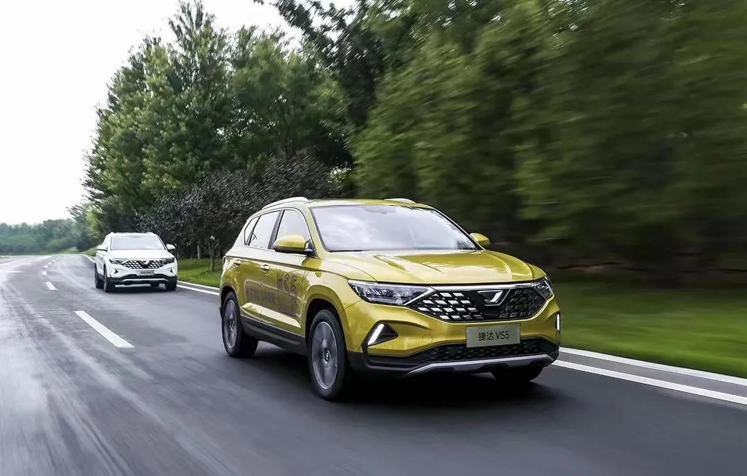 听最嗨的歌开最快的车,开长途车最好听的歌