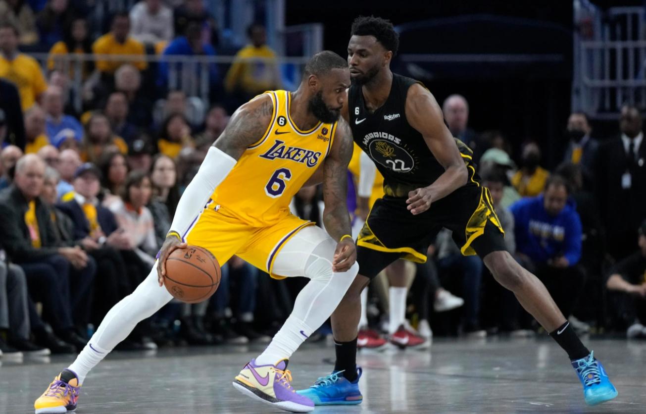 从持球大核变为3D球员!湖人逆袭该谢詹皇,连追梦都惊讶他的改变