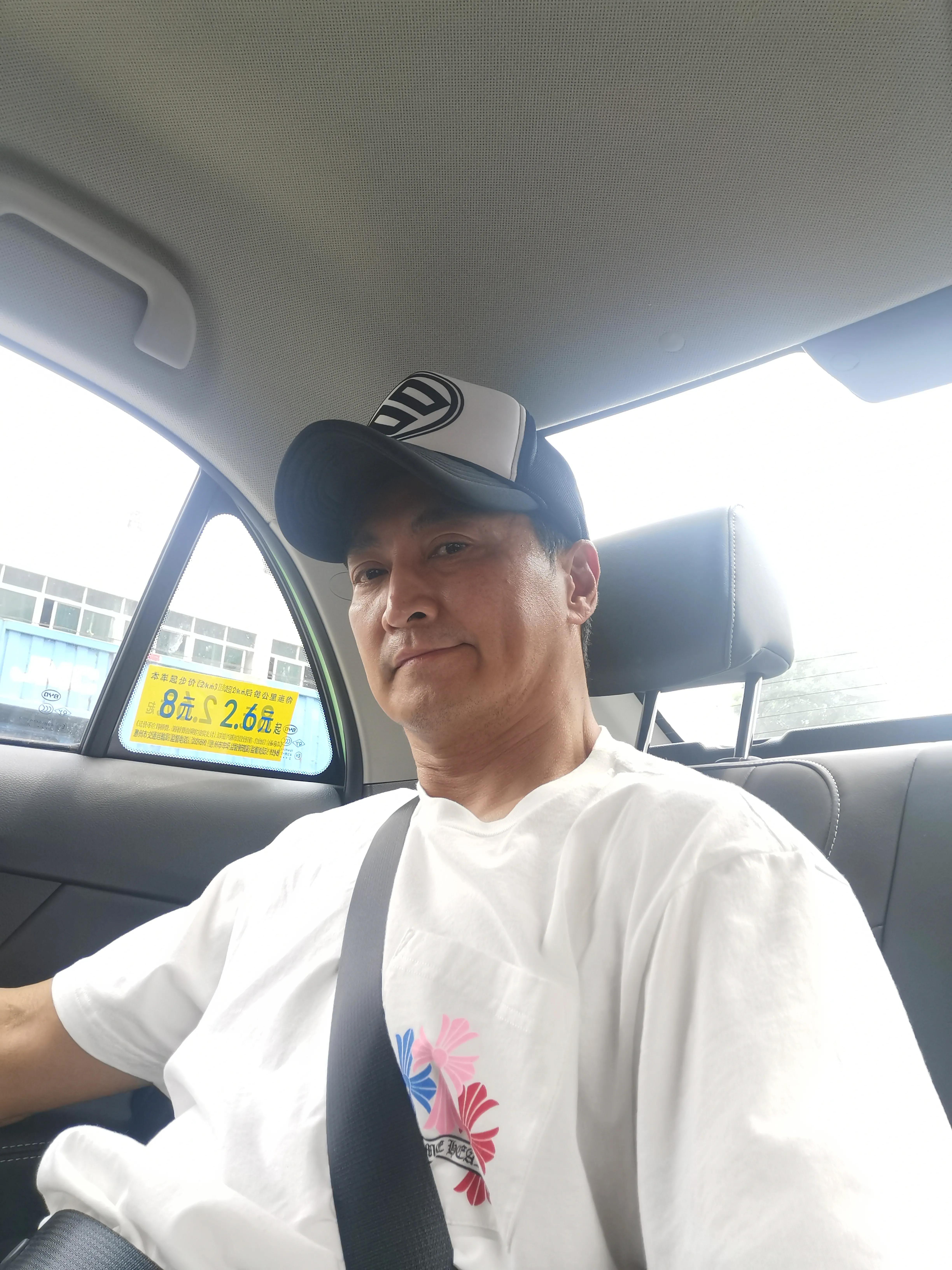 终生没结婚的香港三大男明星,至今未结婚的九位男明星