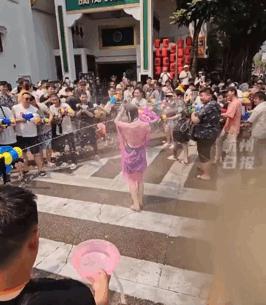 群聊讲黄段子意淫还乱摸？她们要扳倒的，绝不是一个史航