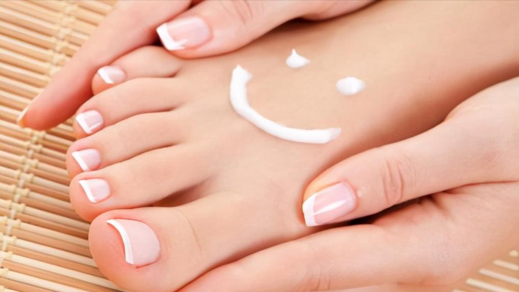 趾甲剪的过深很痛是甲沟炎吗,甲沟炎指甲从肉里戳了出来怎么搞