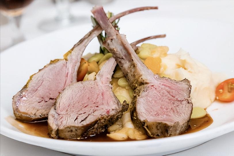 入秋后，牛肉羊肉靠边站，中老年人要多吃“豆子”，轻松度过秋天