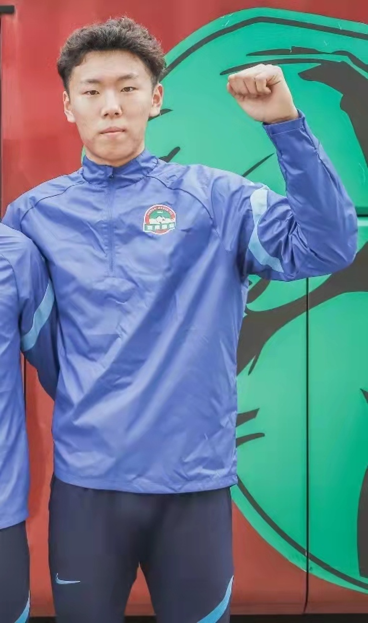 年仅十八岁的小将,年仅18岁的小将就追平了亚洲纪录