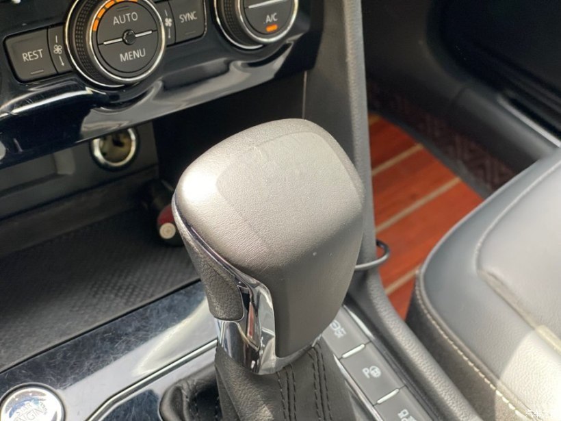 途观l330r-line内饰,途观l的内饰是真皮吗