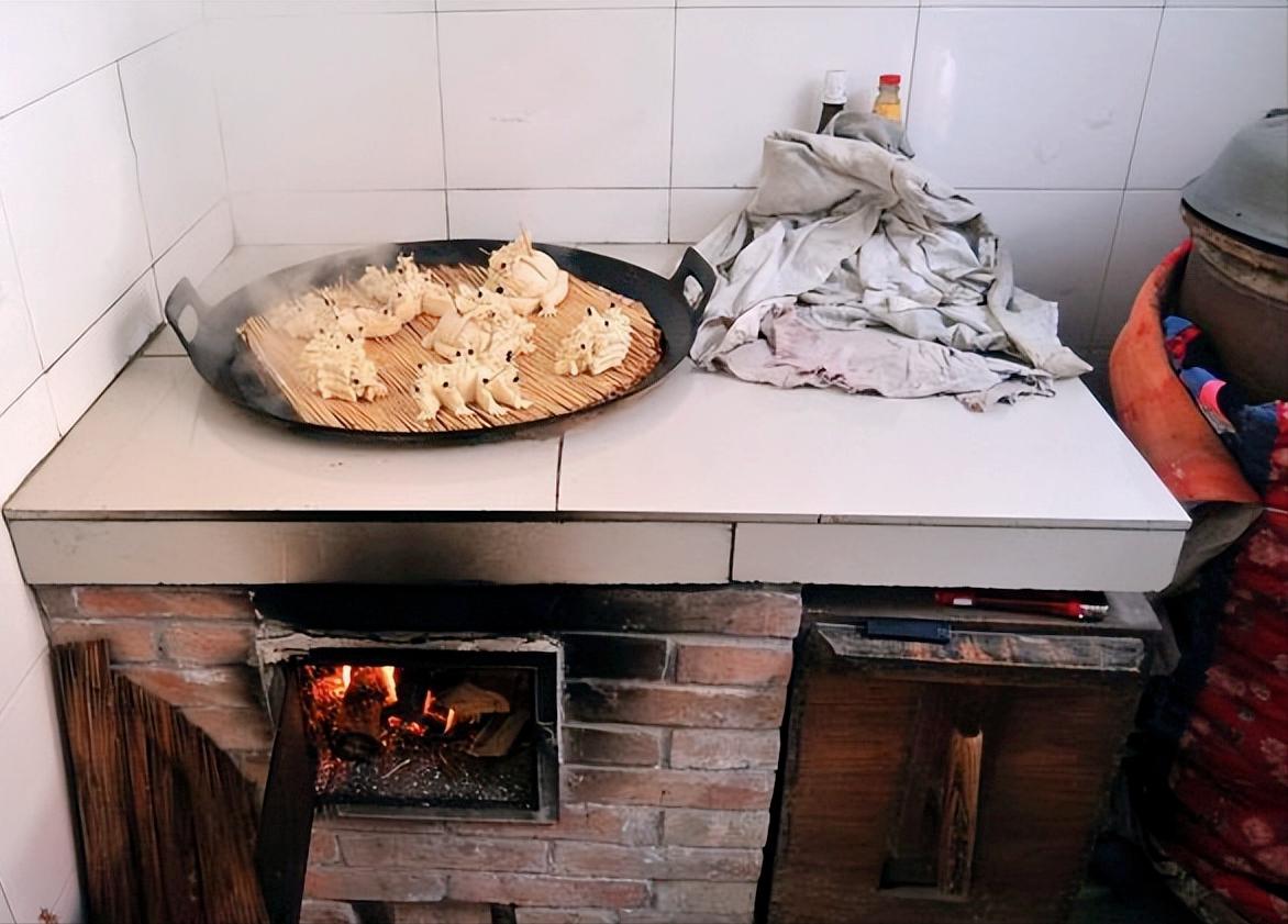 农村柴火灶有哪些讲究,怎么看待农村建房